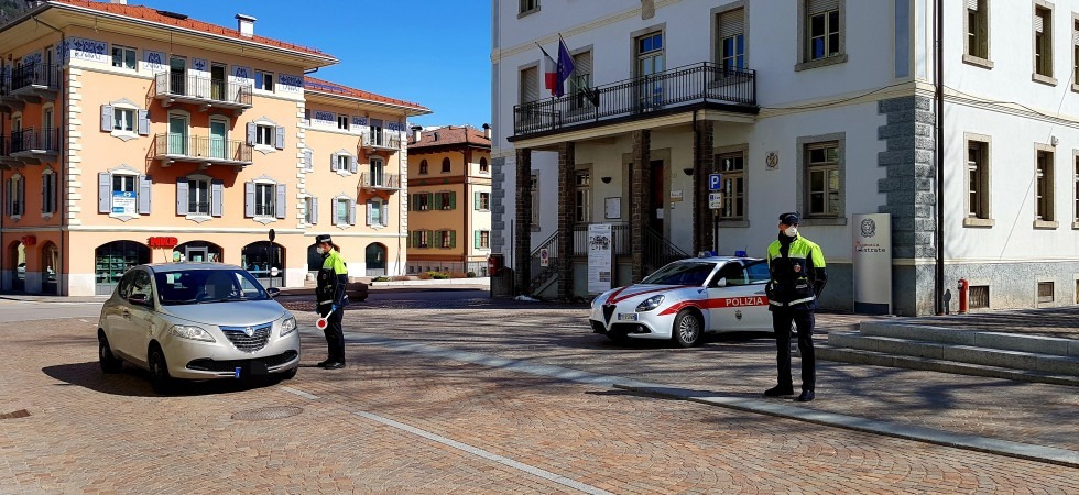 Positiva al Covid girava per il paese, segnalata all'autorità giudiziaria